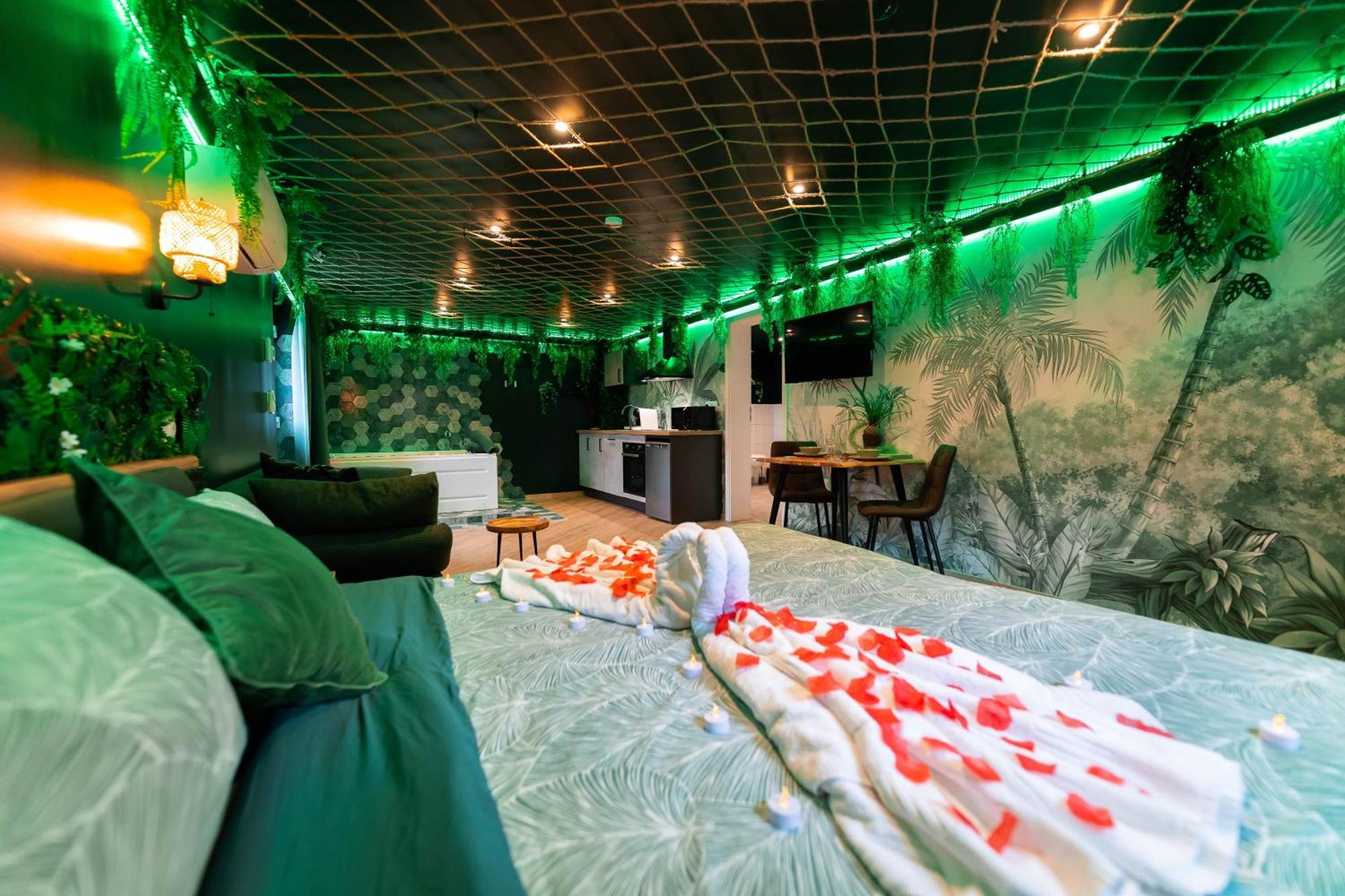 L'Oasis Tropicale, Jacuzzi, Love Room Roppenheim Extérieur photo